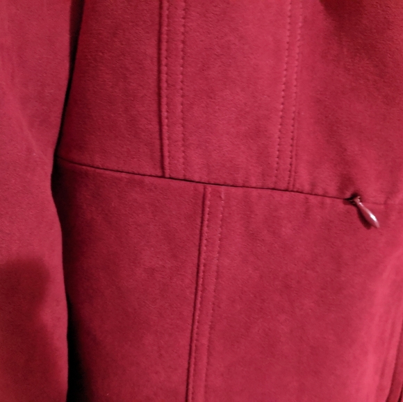 Red jacket - Picture 4 of 4